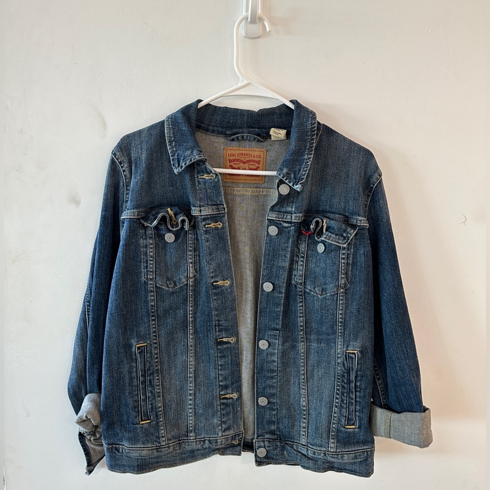 LEVIS OVERSIZED DENIM JACKET